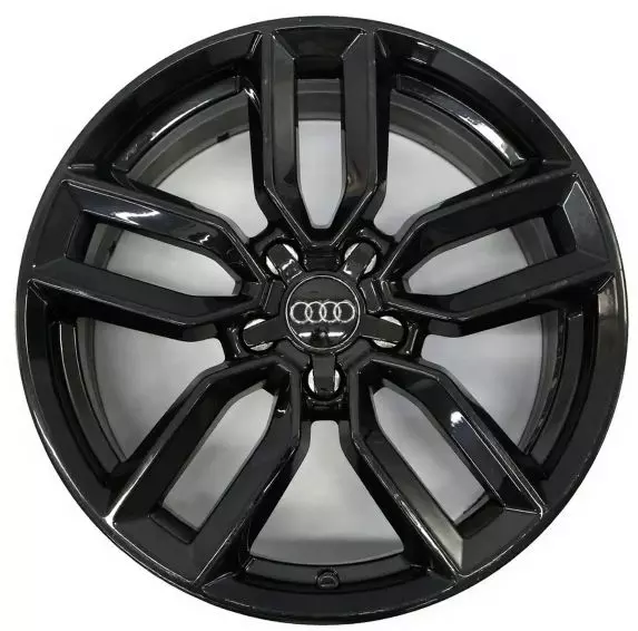 Audi A3 R18 8V0601025M B Audi A3 R18 8V0601025M B
