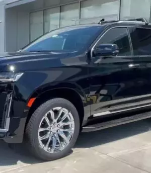 cadillac-escalade-r22-84453003-2