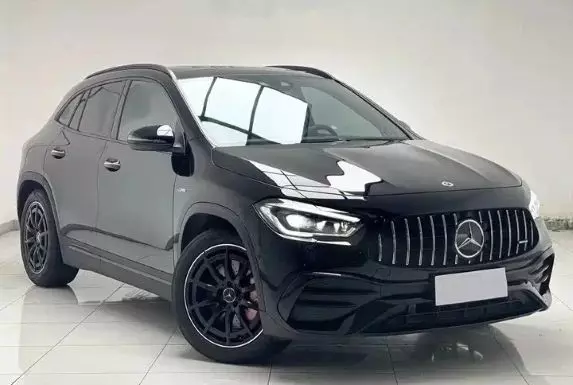 mercedes-gla-amg-r19-a24740119007x71-2 mercedes-gla-amg-r19-a24740119007x71-2