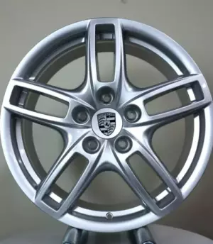 Porsche Cayenne R19 S (7P5601025A)