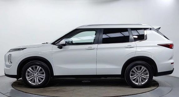 Mitsubishi Outlander R18 (4250G125) 2 Mitsubishi Outlander R18 (4250G125) 2