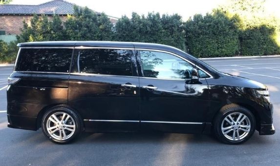Nissan Elgrand E52 R18 (D03001JB2A) 2 Nissan Elgrand E52 R18 (D03001JB2A) 2